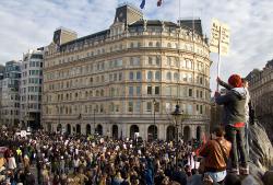 Crowd at Trafalgar Square. Photo: Chris Beckett