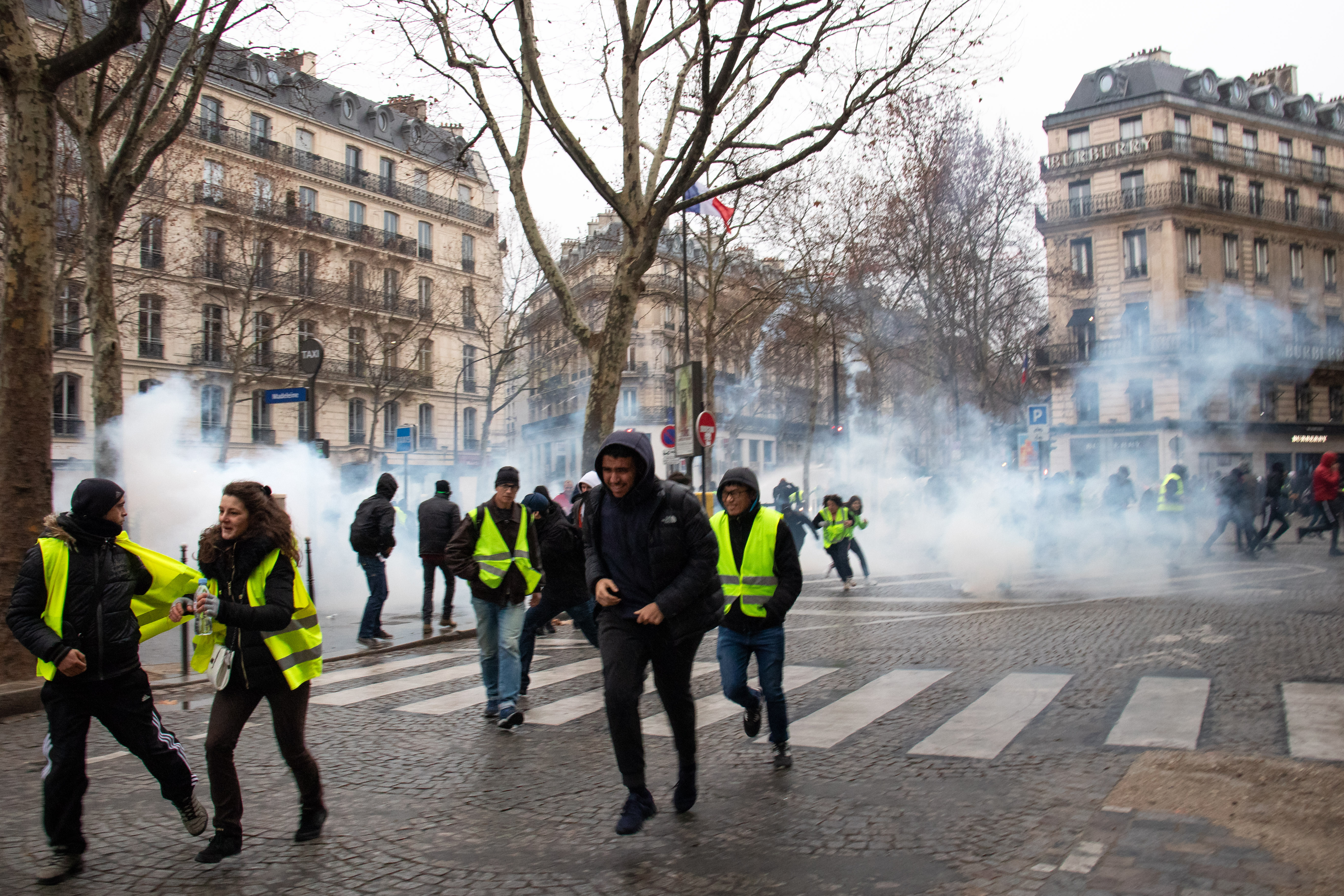 yellow vests Image Olivier Ortelpa Wikimedia Commons