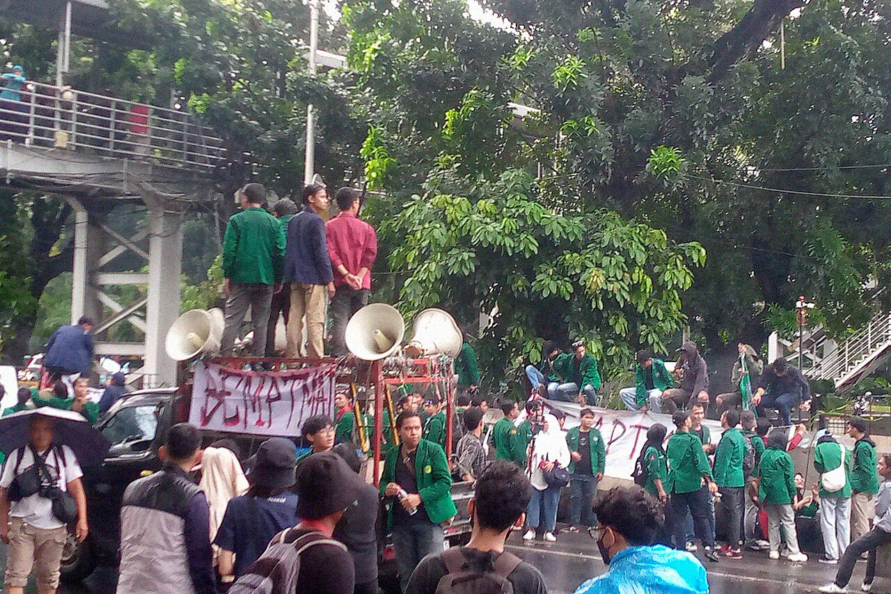 Indonesia dark crowd Image Hutomo Wikimedia Commons