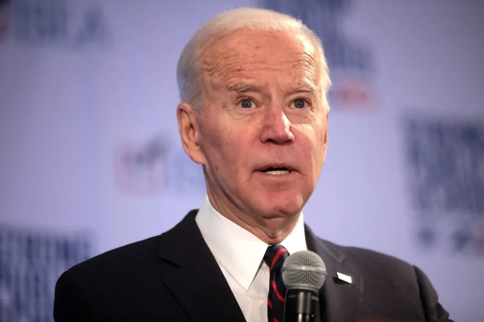 Biden Looking Senile Gage Skidmore Wikimedia Commons e1721684686933 980x653